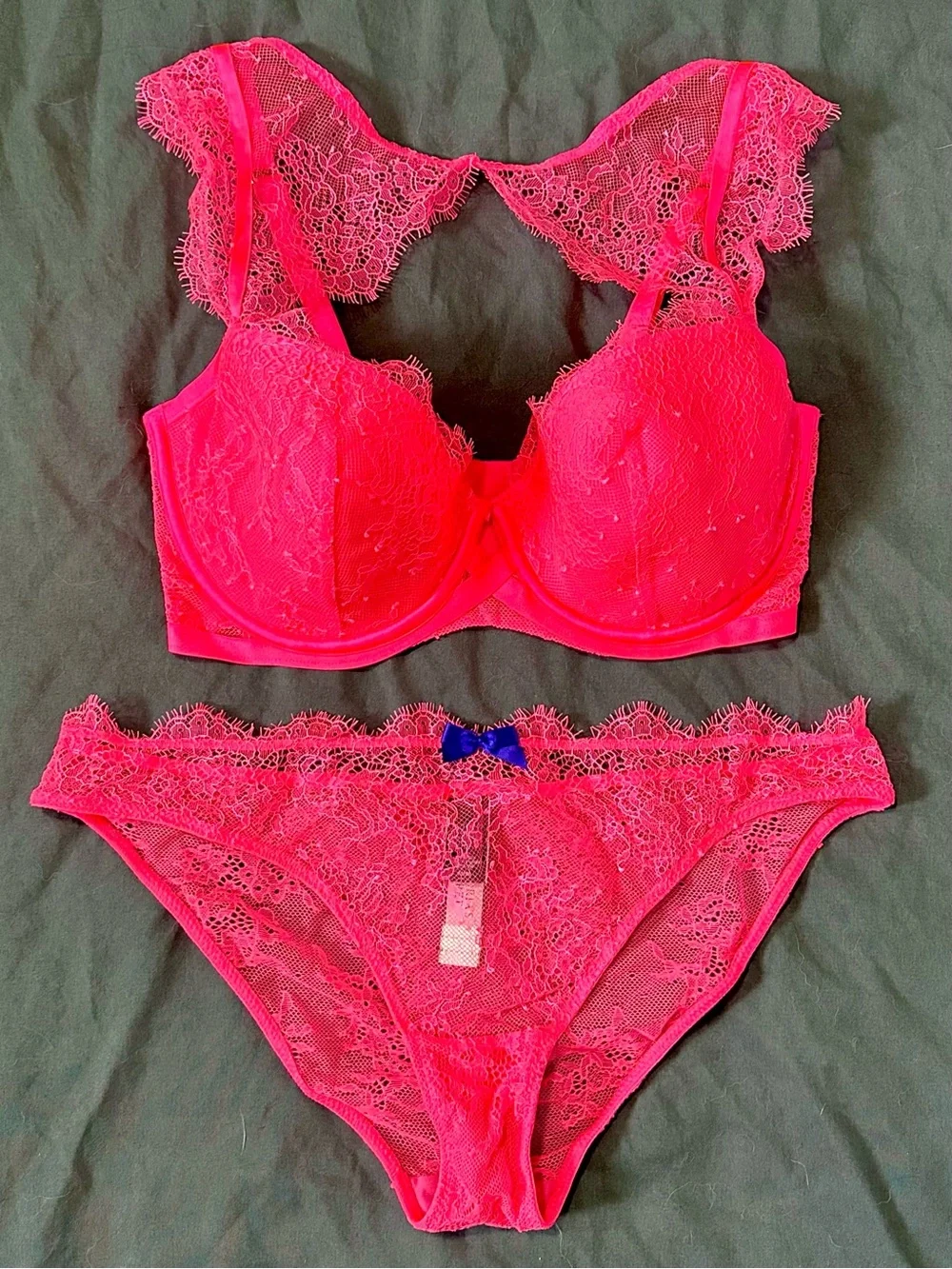 Victoria’s Secret Very Sexy Neon Pink Lace Bra & Panty Set 32DD Medium NWT Y2K - Picture 4 of 9